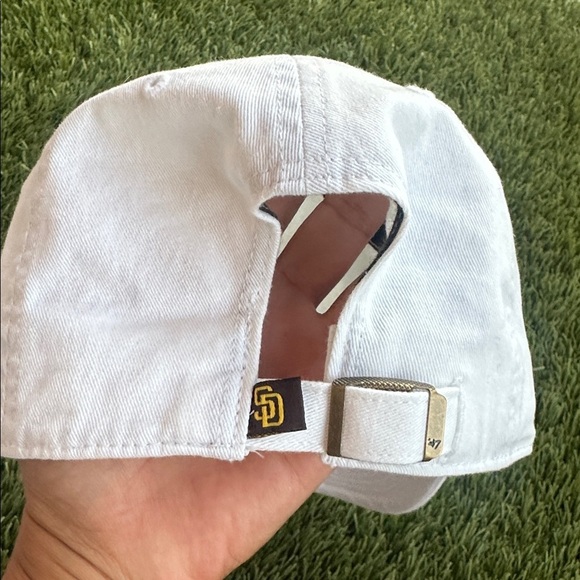 47 White San Diego Padres SD Padres Women’s adjustable hat MLB - Picture 3 of 6